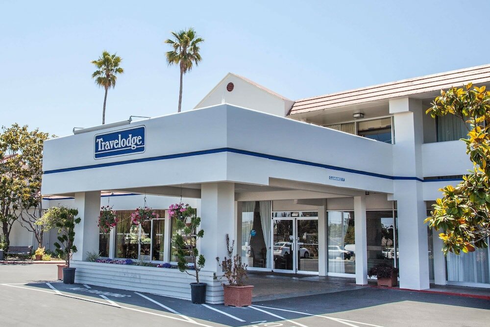 Фото Travelodge by Wyndham Monterey Bay