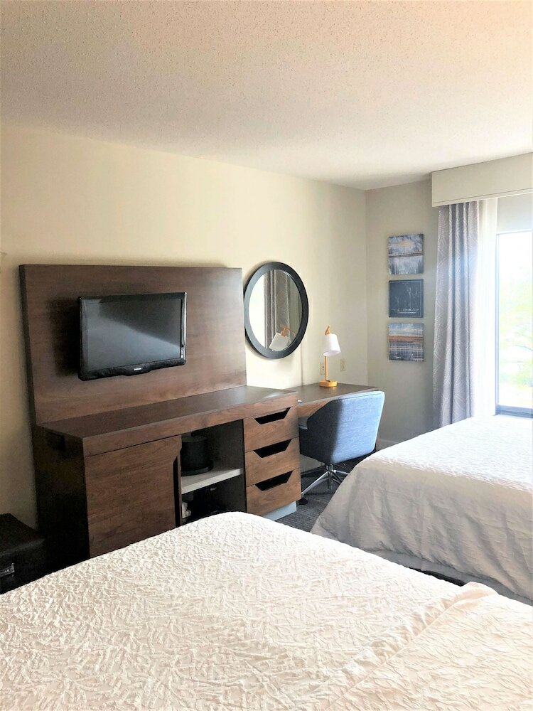 Фото Hampton Inn & Suites Norfolk-Airport