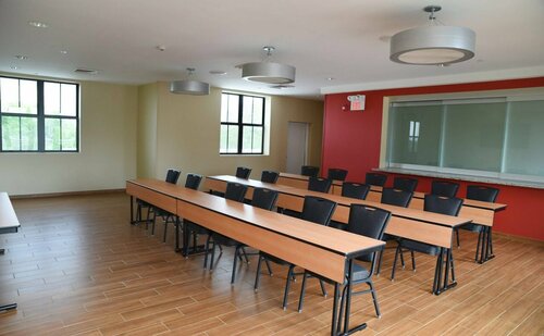 Гостиница TownePlace Suites Lawrence Downtown в Лоуренсе