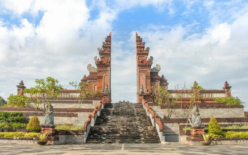 Внешний вид отеля Novotel Bali Ngurah Rai Airport в Денпасаре, фото 3