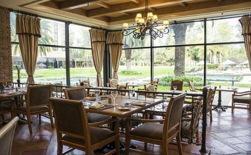 Гостиница Sheraton Pilar Hotel and Convention Center в Пиларе