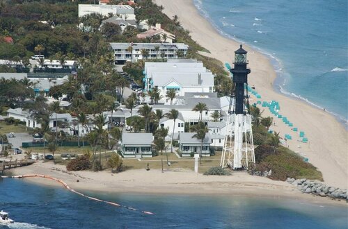 Гостиница Cottages by the Ocean в Помпано Бич