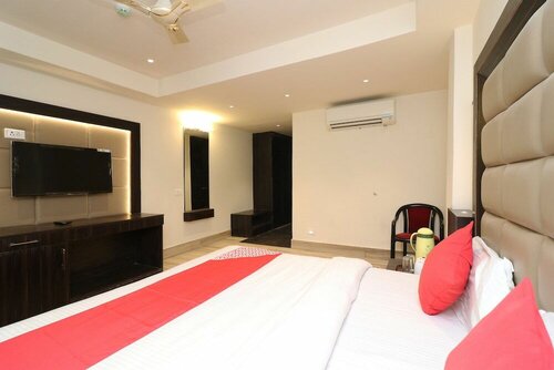 Гостиница Oyo 24608 Sanjay Galaxy Premium в Канпуре