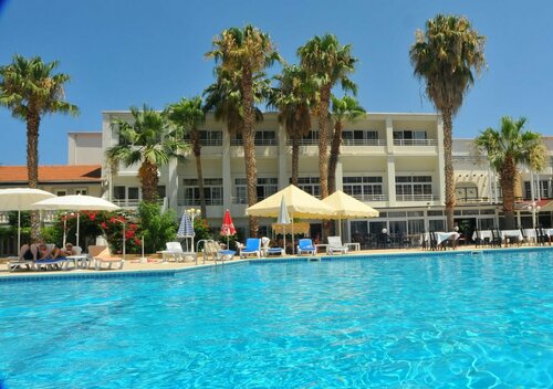 Гостиница La Hotel & Resort в Лапитосе
