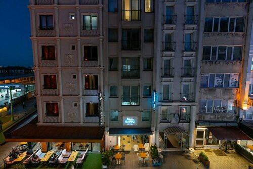 Elanaz Hotel