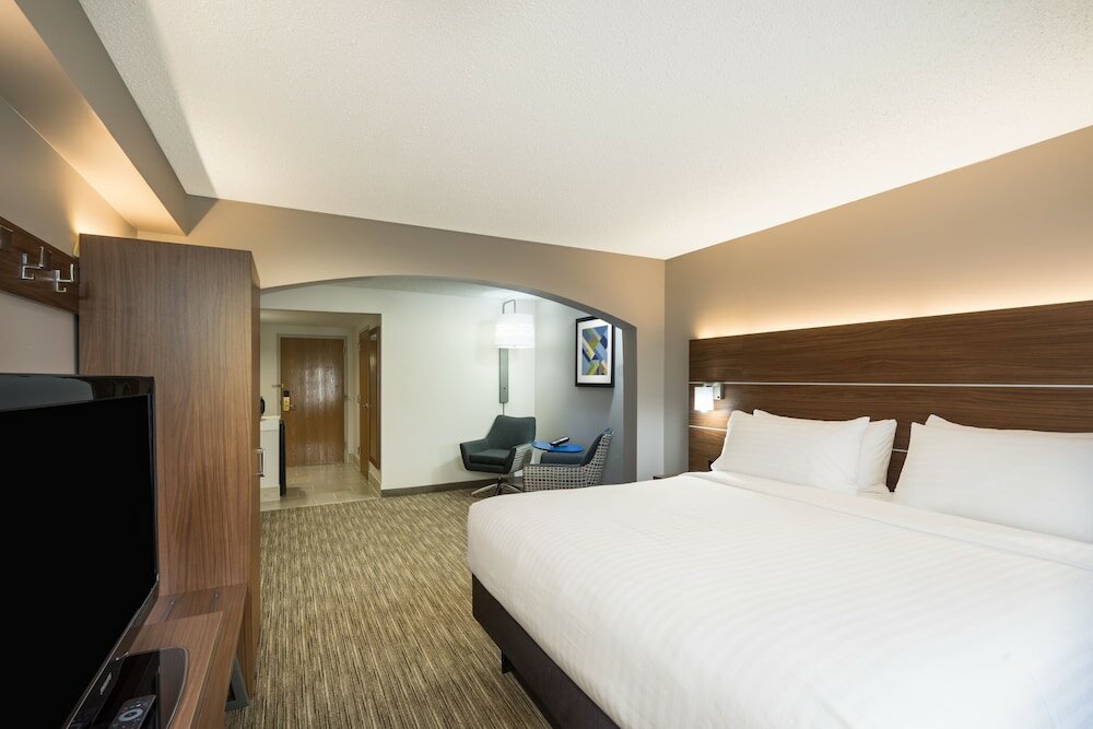 Фото Holiday Inn Express Hotel & Suites Louisville East, an Ihg Hotel