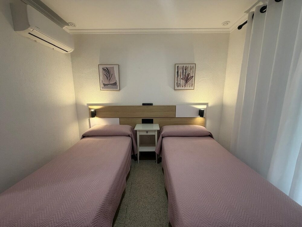 Фото Hostal Bahia