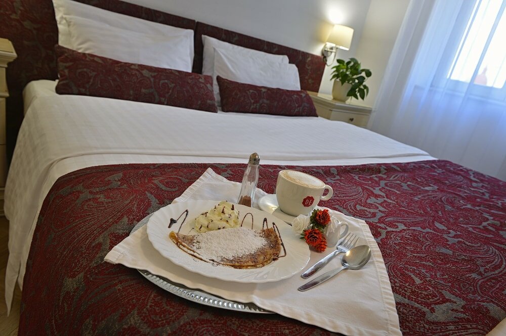 Фото Hotel Suite Home Prague