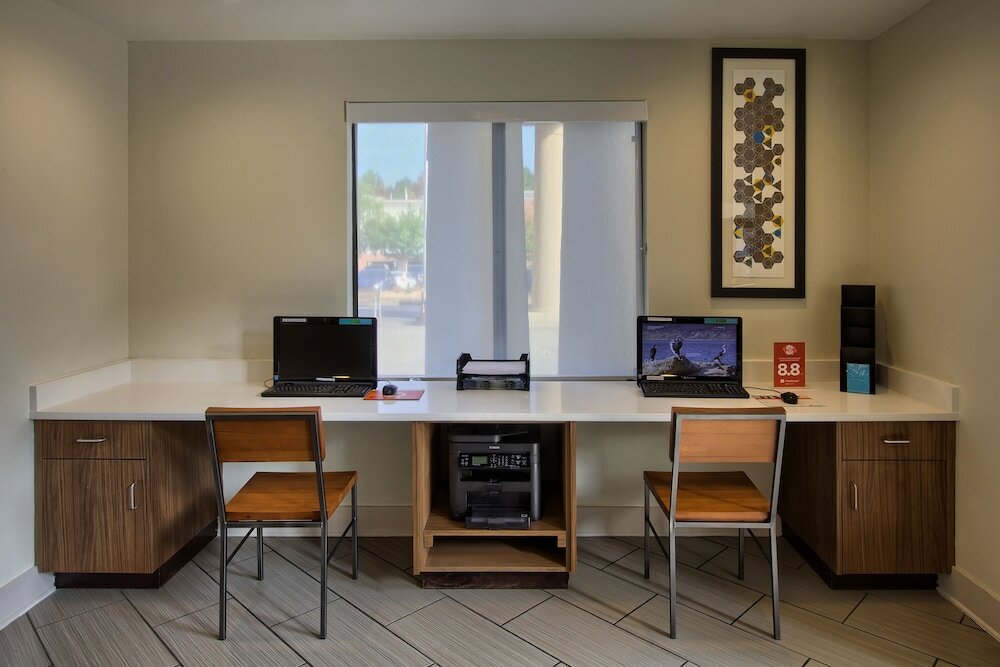 Фото Holiday Inn Express & Suites Raleigh North - Wake Forest, an Ihg Hotel