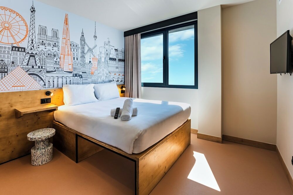 Фото EasyHotel Barcelona La Sagrera