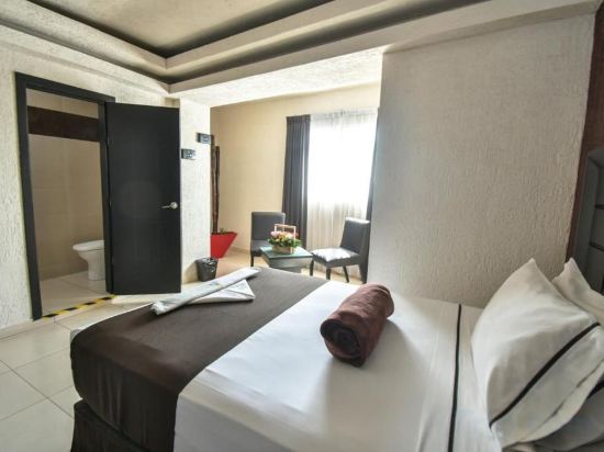 Фото Hotel Portonovo Plaza Centro