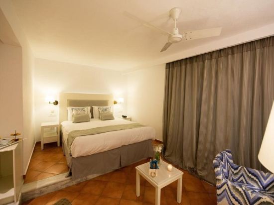 Фото Knossos Beach Bungalows Suites Resort & SPA