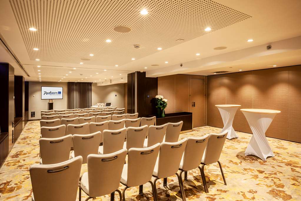 Фото Radisson Blu Béke Hotel, Budapest