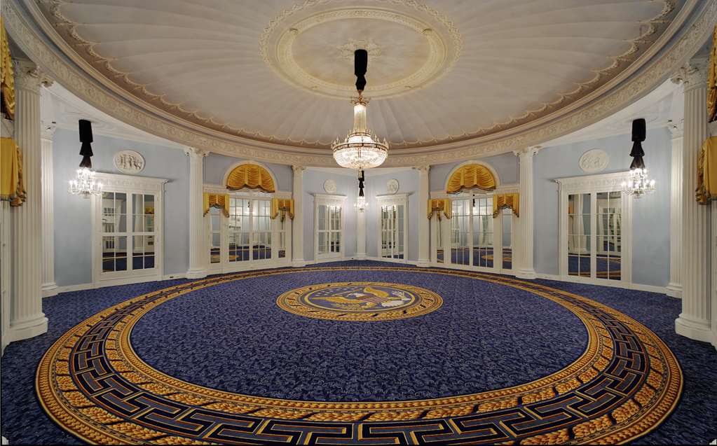 Фото Amway Grand Plaza, Curio Collection by Hilton