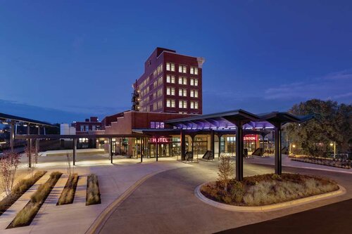 Гостиница The Central Station Memphis, Curio Collection by Hilton в Мемфисе