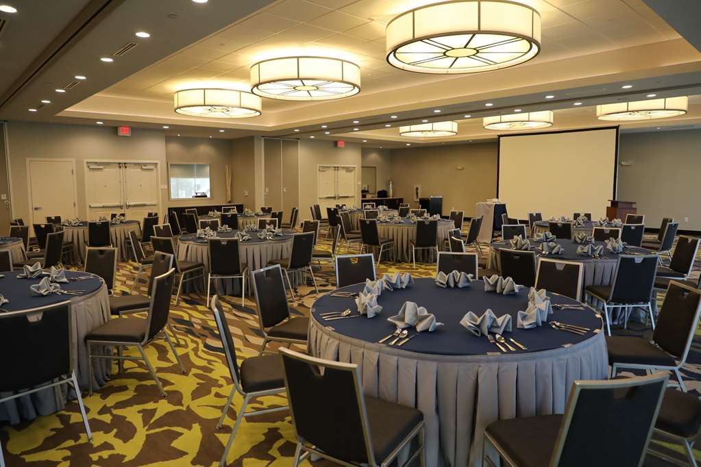 Фото Hilton Garden Inn Austin Airport