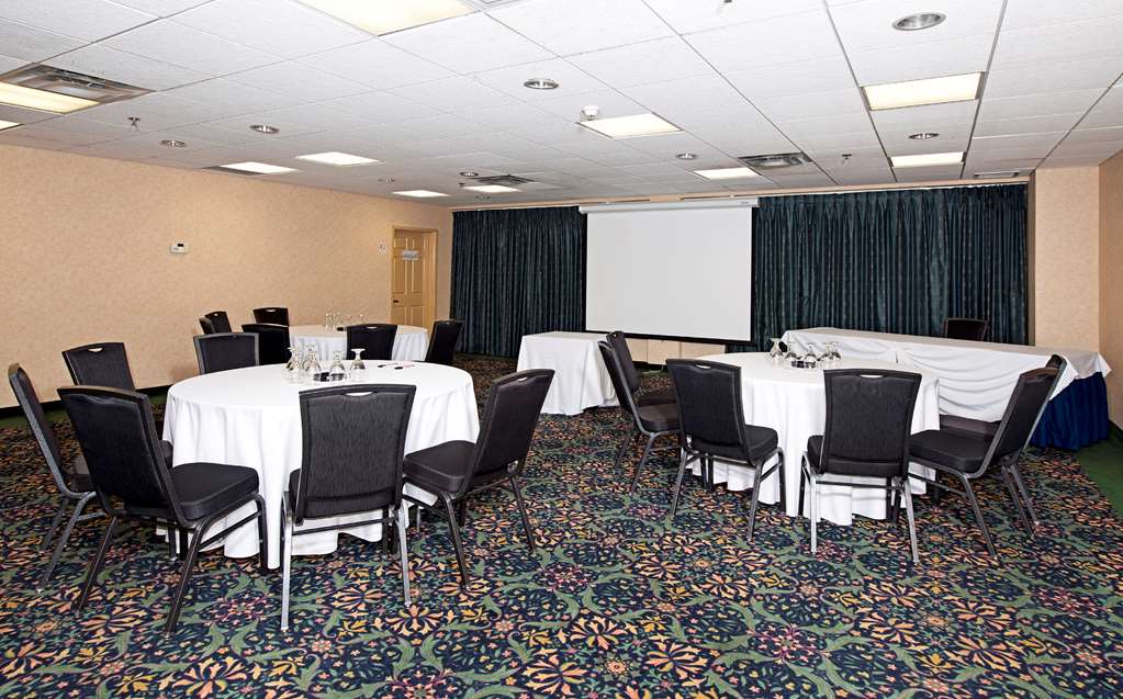 Фото Hampton Inn by Hilton Ottawa