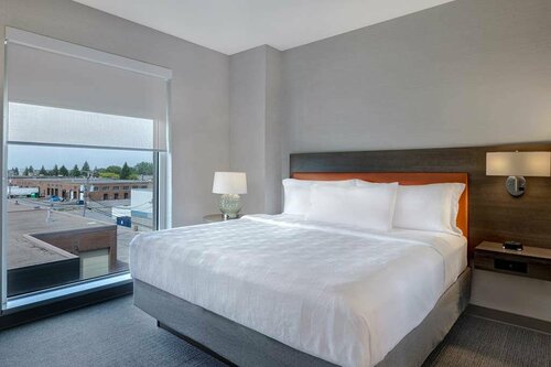 Гостиница Home2 Suites by Hilton Montreal Dorval в Дорвале