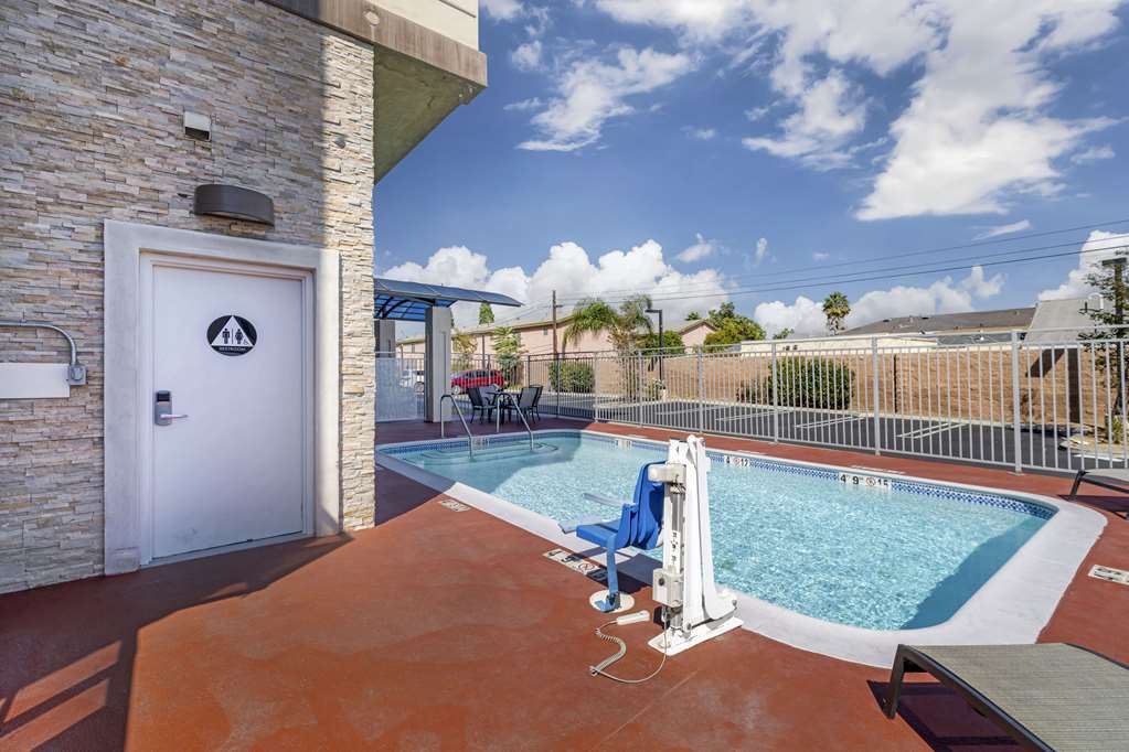 Фото Best Western Plus Gardena Inn & Suites