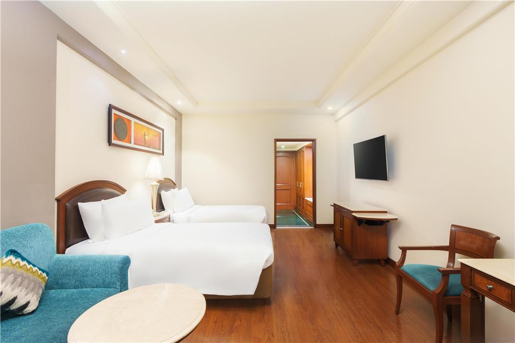 Фото Radisson Hotel Varanasi