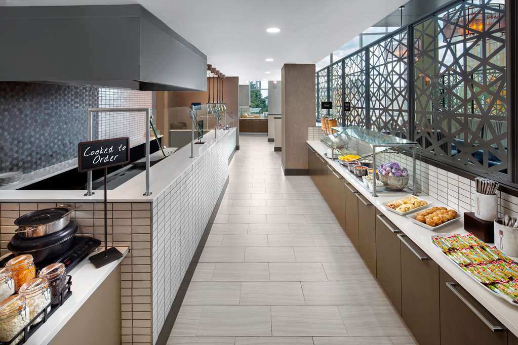 Фото Embassy Suites by Hilton Charlotte Uptown