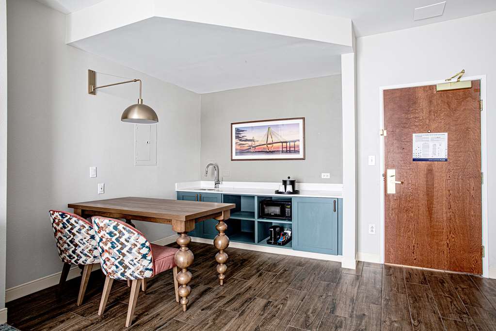 Фото Hampton Inn & Suites Charleston/West Ashley