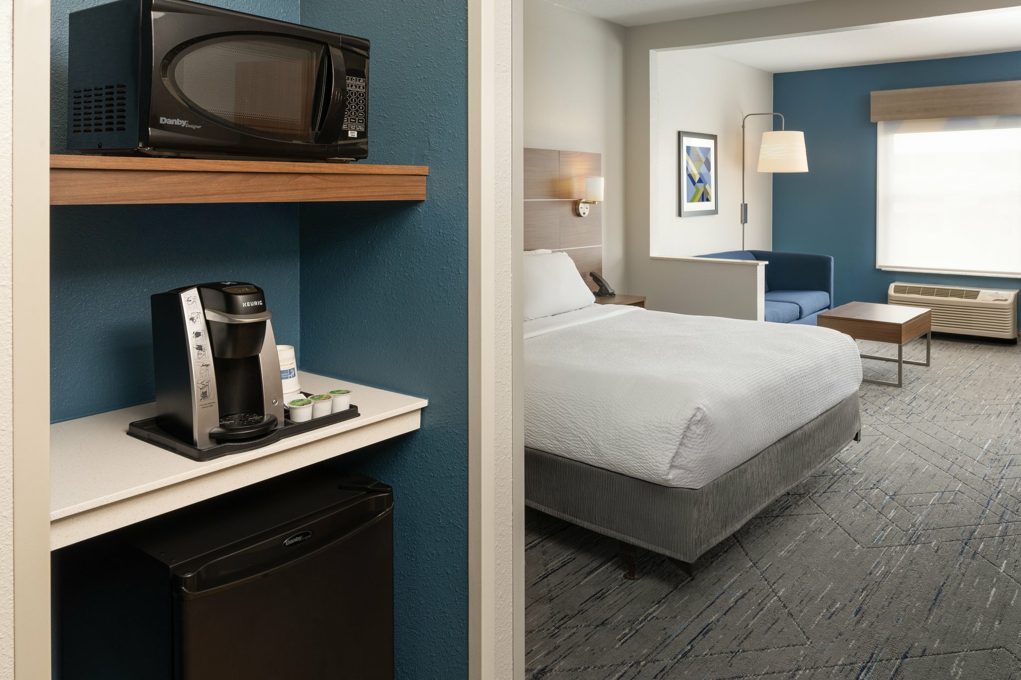 Фото Holiday Inn Express & Suites Orlando International Airport