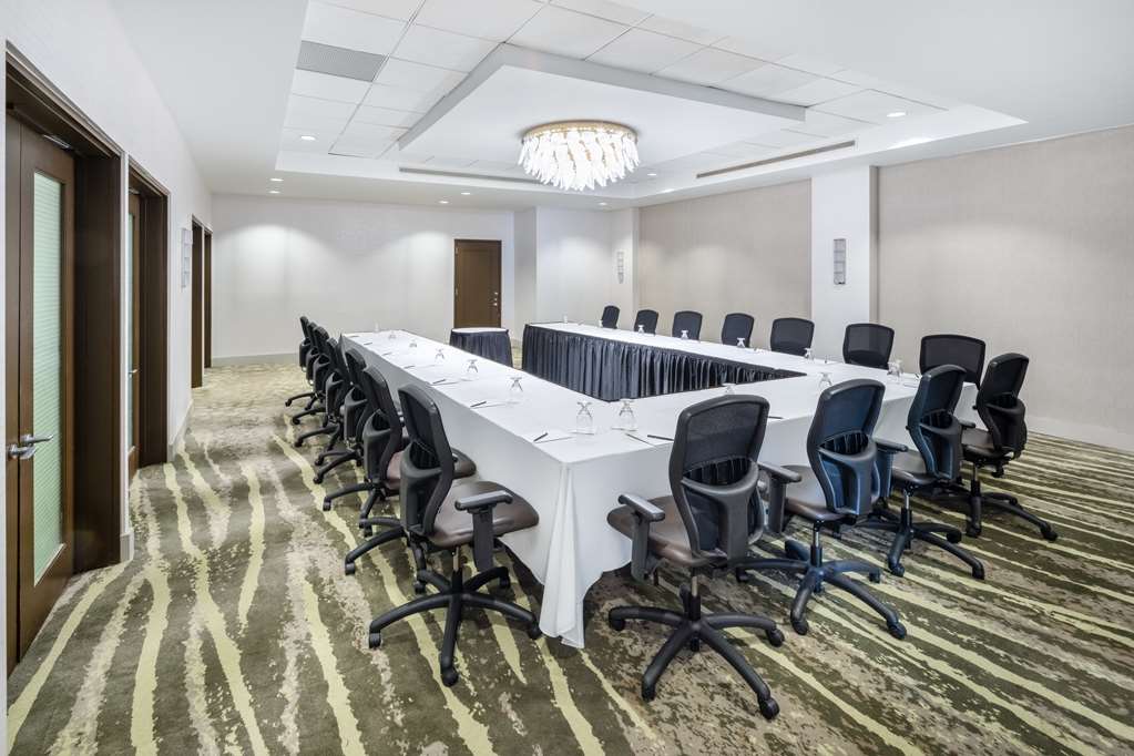 Фото Hilton Hasbrouck Heights