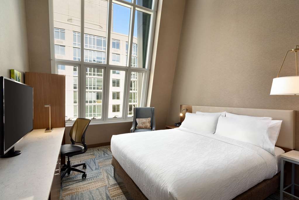 Фото Hilton Garden Inn New York Times Square South
