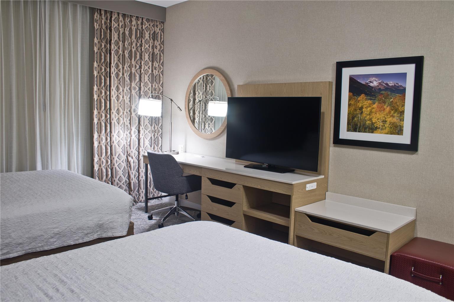 Фото Hampton Inn & Suites Denver-Speer Boulevard