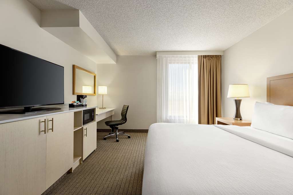Фото Embassy Suites by Hilton Denver International Airport