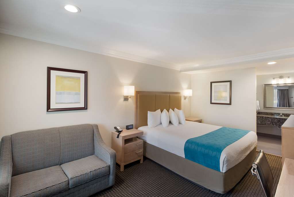 Фото Best Western Woodland Hills Inn