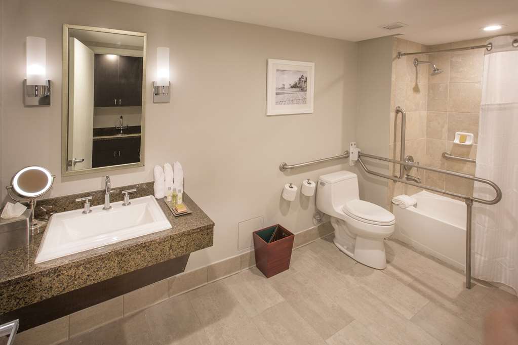 Фото DoubleTree Resort by Hilton Hollywood Beach