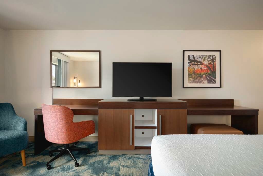 Фото Hampton Inn & Suites San Marcos