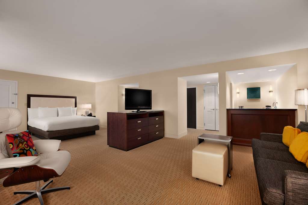 Фото Hilton Miami Airport Blue Lagoon
