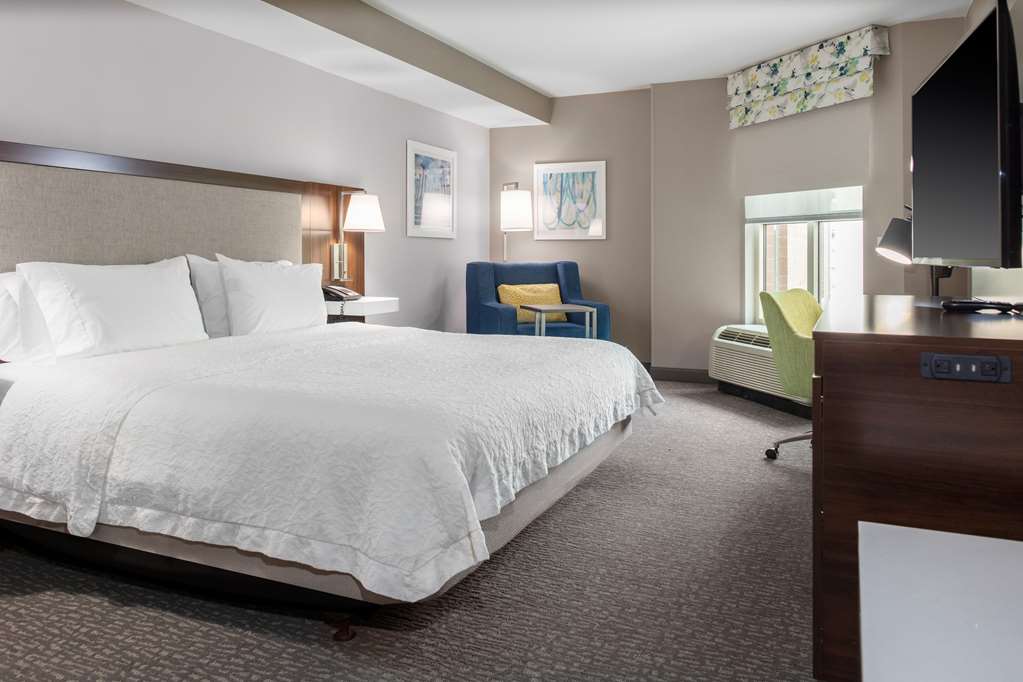Фото Hampton Inn & Suites Arlington Crystal City Dca