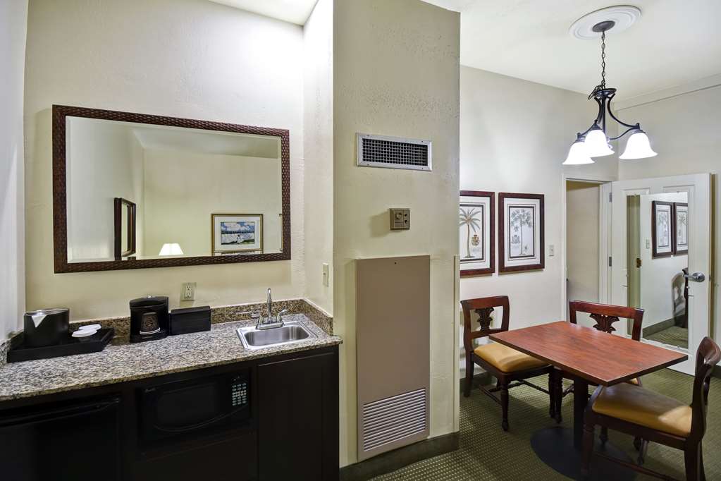 Фото Embassy Suites by Hilton Charleston Historic District