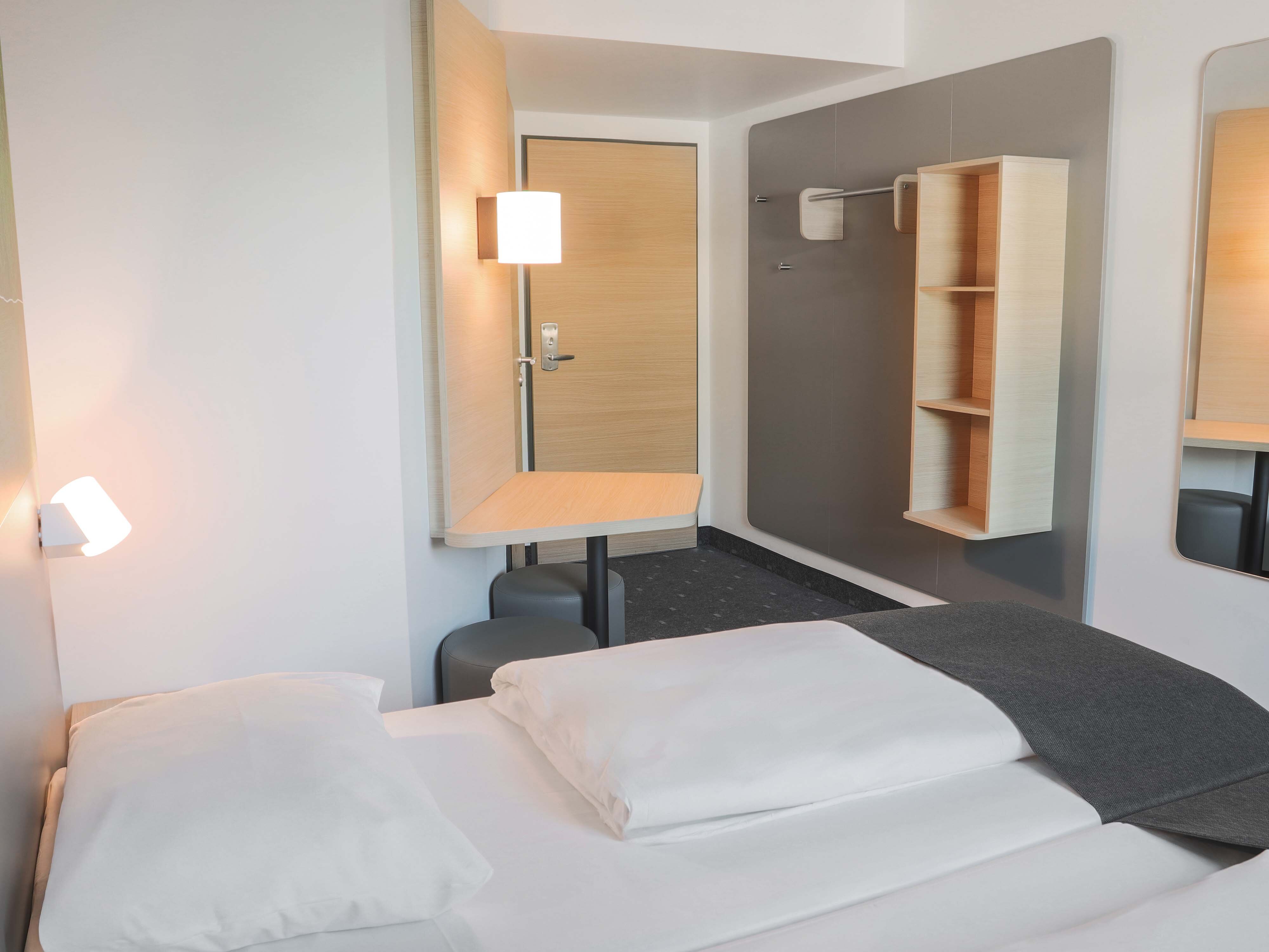 Фото B&b Hotel Böblingen