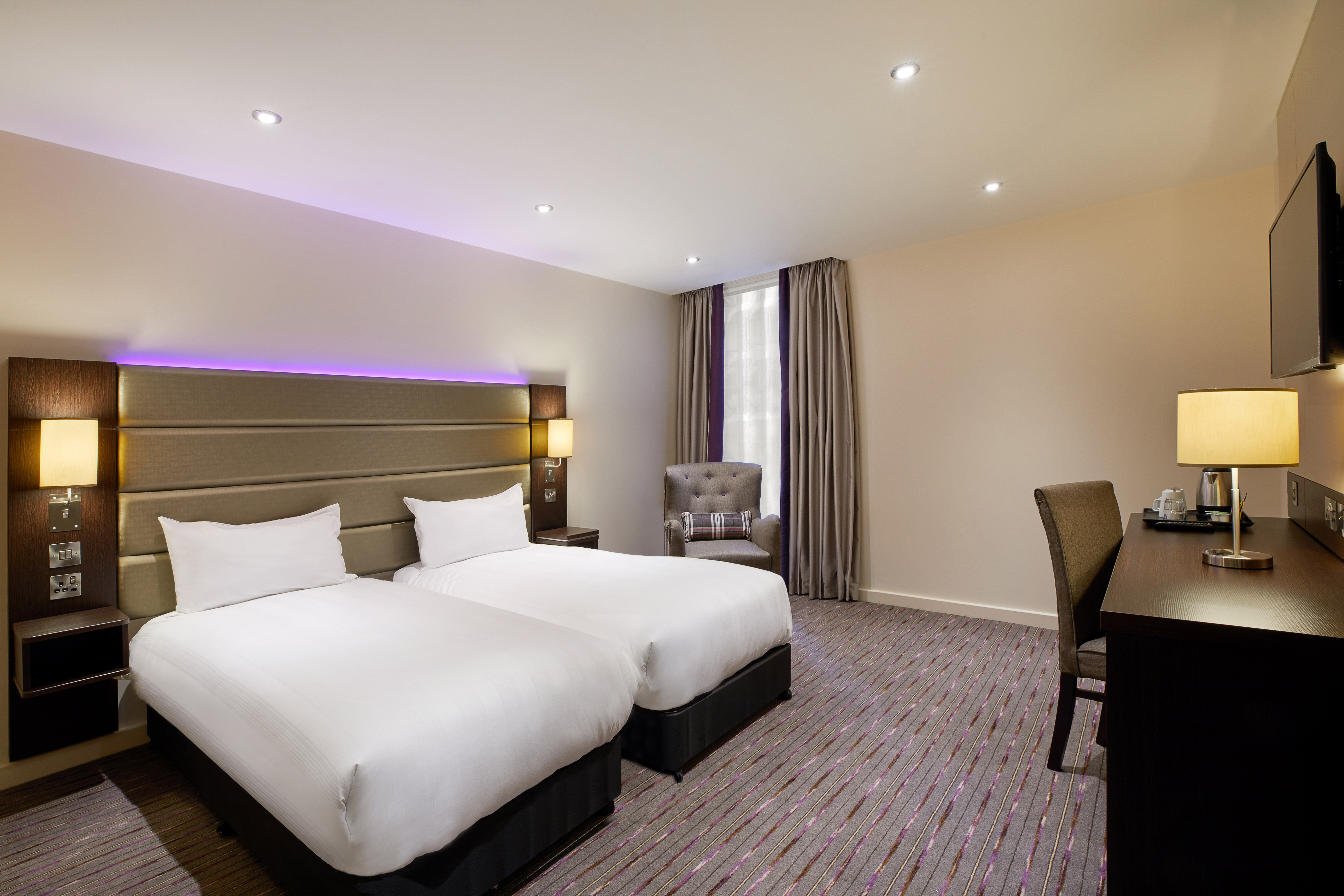 Фото Premier Inn Dundee West
