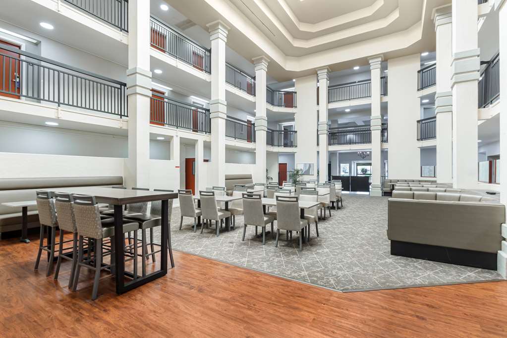 Фото Best Western Plus Villa Del Lago Inn