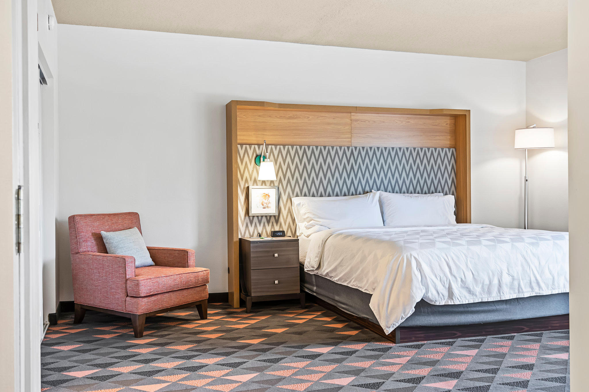 Фото Holiday Inn St. Petersburg West, an Ihg Hotel