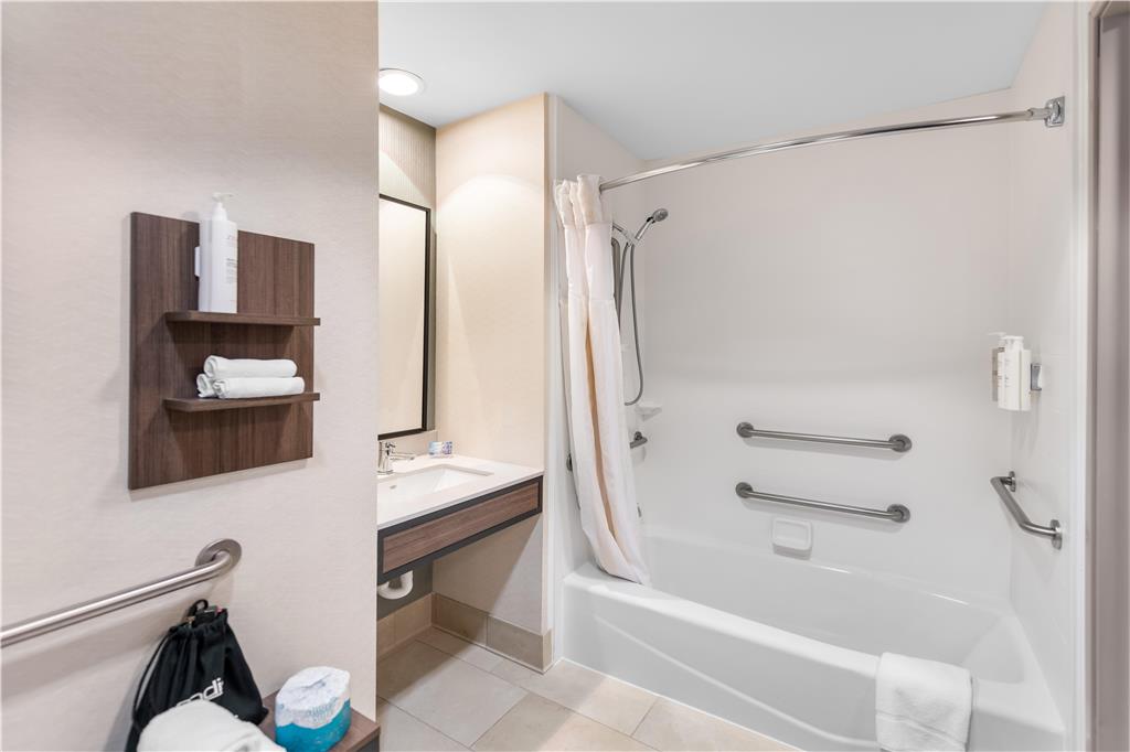 Фото Hilton Garden Inn Overland Park