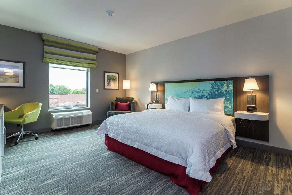 Фото Hampton Inn & Suites Allen Park