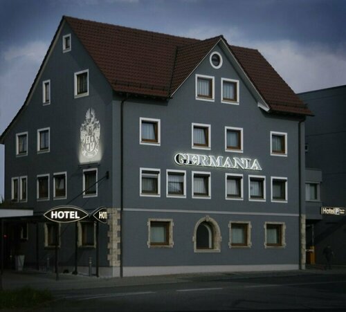 Гостиница Hotel Germania в Ройтлингене