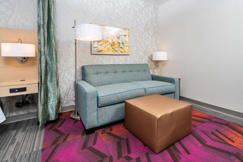 Фото Home2 Suites by Hilton Newark Airport