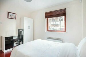 Modern and Homely 2 Bedroom by Canary Wharf