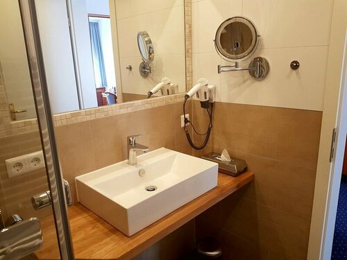 Гостиница Hotel Württemberger Hof в Ройтлингене