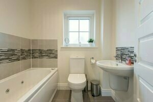 Гостиница Stylish & Modern 3 Bedroom Home в Бангоре