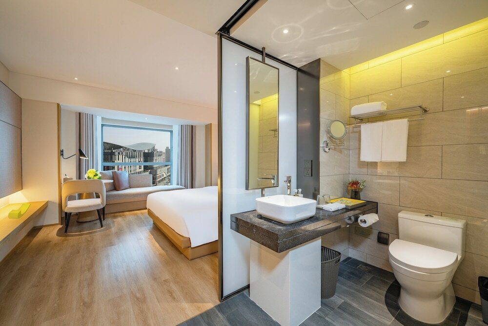 Фото Holiday Inn Shanghai Huaxia, an Ihg Hotel