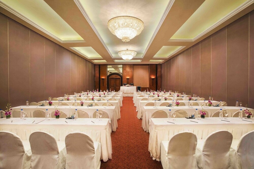 Фото Eros Hotel New Delhi, Nehru Place